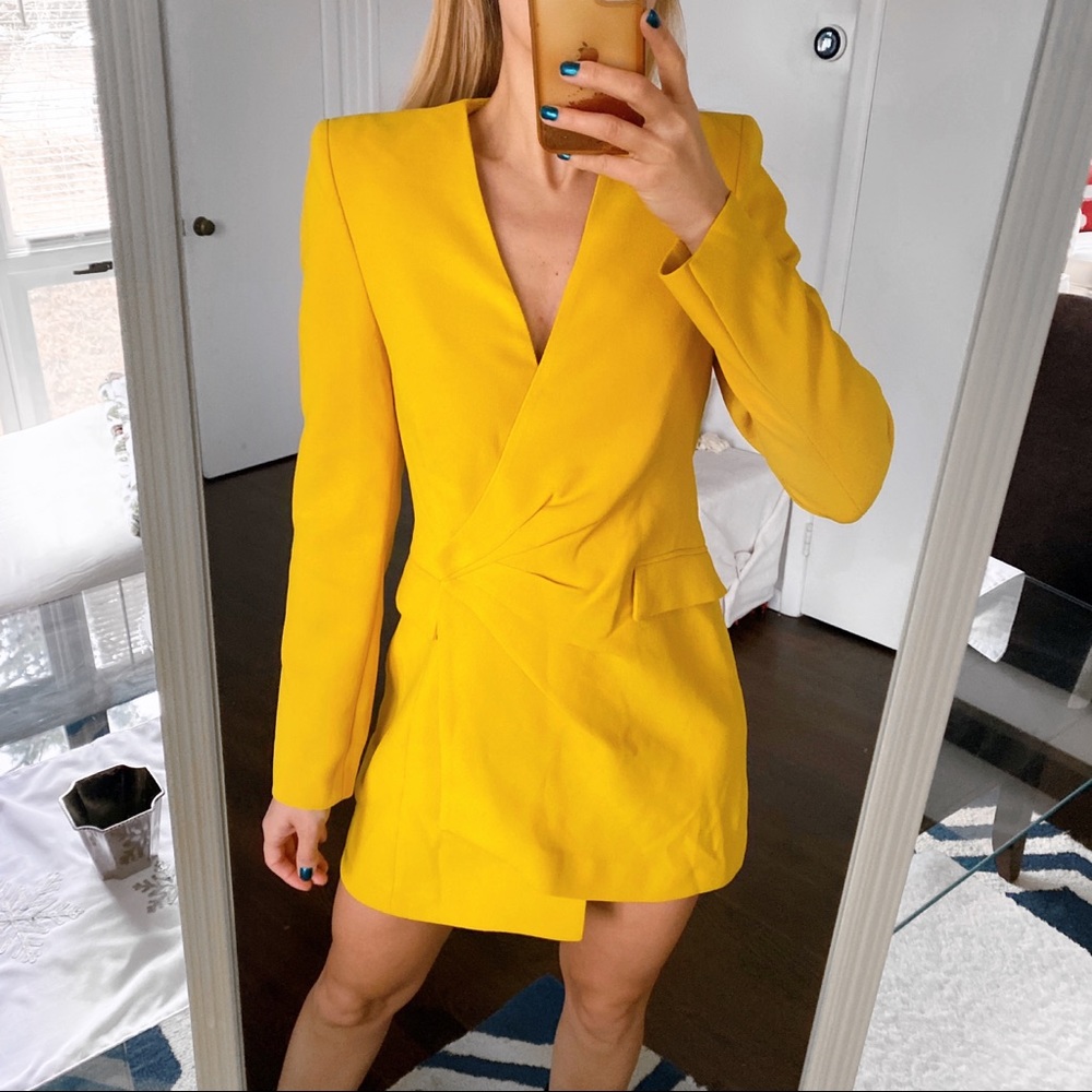 π₯ ZARA YELLOW SQUARE SHOULDER LONG SLEEVE ASYMMETRICAL MINI DRESS! - Picture 1 of 13